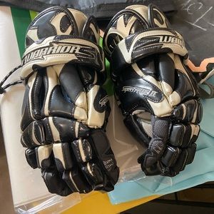 Lacrosse goalie gloves